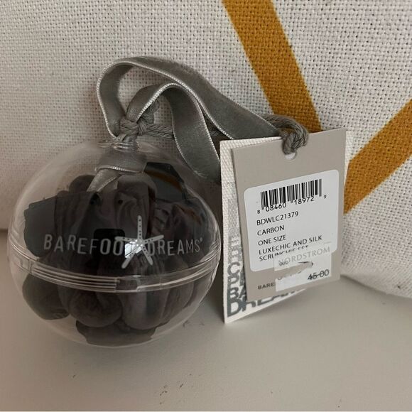 BAREFOOT DREAMS LUXECHIC AND SILK SCRUNCHIE SET Black NEW MSRP $45